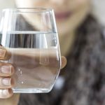 Minum Air Putih Dan Nutrisi Tepat Jadi Kunci Kulit Sehat Alami