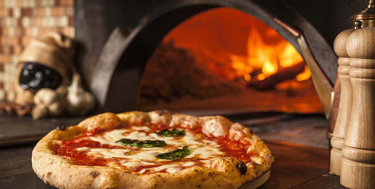 Pizza Napoletana Konsisten: Keaslian Resep Italia Tak Terkalahkan