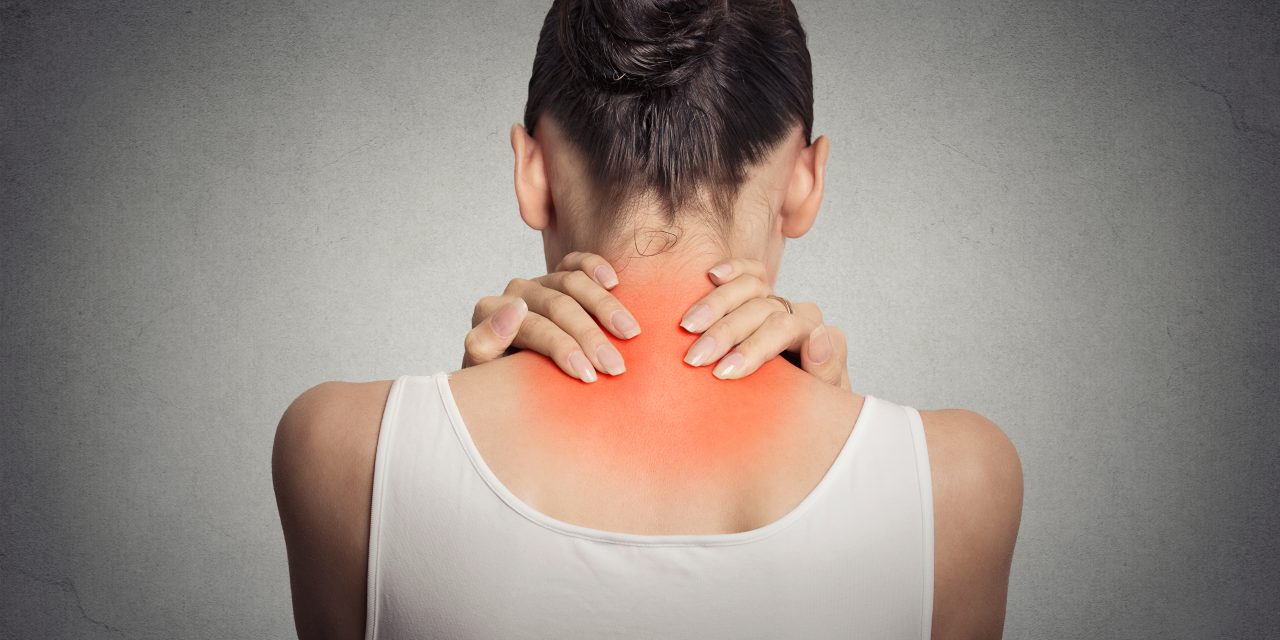 3 Gerakan Sederhana Atasi Nyeri Leher Akibat Gadget
