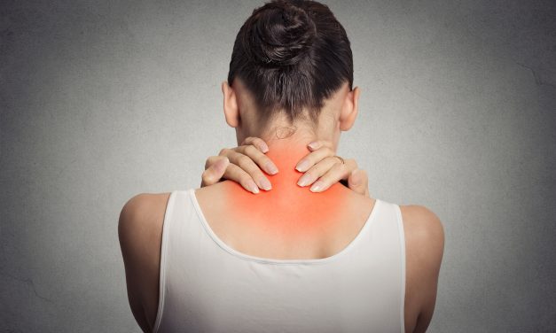 3 Gerakan Sederhana Atasi Nyeri Leher Akibat Gadget