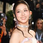 Jisoo BLACKPINK Tampil Anggun Pakai Gaun Pink Dan Perhiasan