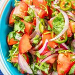 Segarnya Kachumbari Kenya, Salad Tomat Dan Bawang Merah