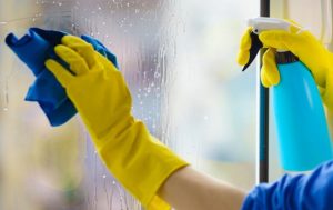 Tips Bersihkan Jendela Rumah Agar Debu Enggan Menempel