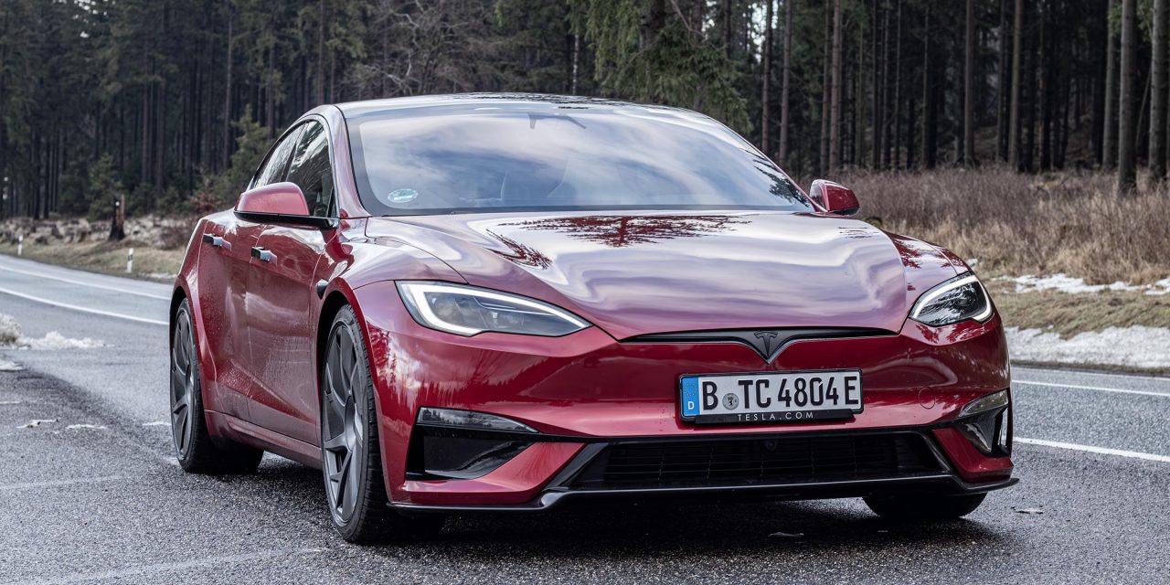 Tesla Model S Plaid Pecahkan Rekor Sedan Listrik Tercepat Di AS