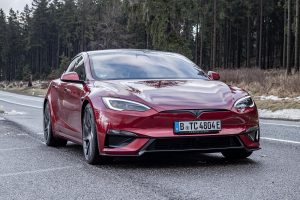Tesla Model S Plaid Pecahkan Rekor Sedan Listrik Tercepat Di AS