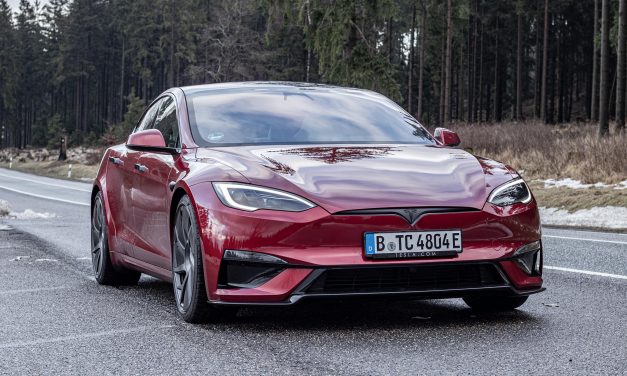 Tesla Model S Plaid Pecahkan Rekor Sedan Listrik Tercepat Di AS