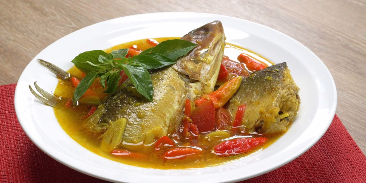 Nasu Palumara Makassar: Segarnya Sup Ikan Asam Pedas
