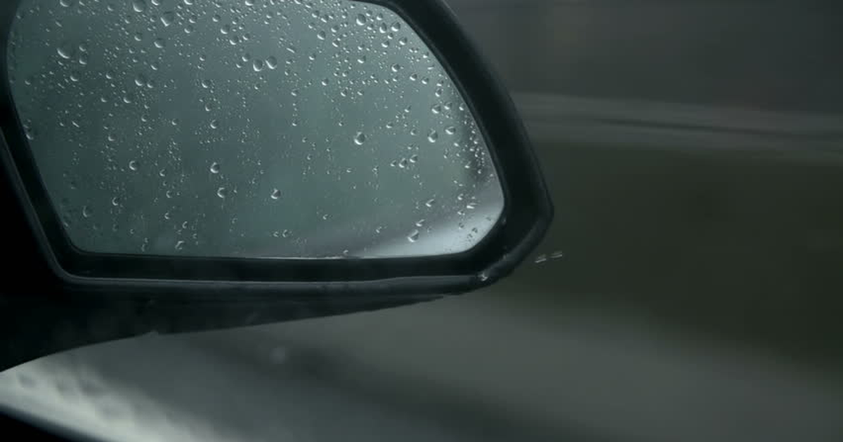 Trik Pasta Gigi Putih: Solusi Kaca Spion Mobil Bebas Embun Hujan