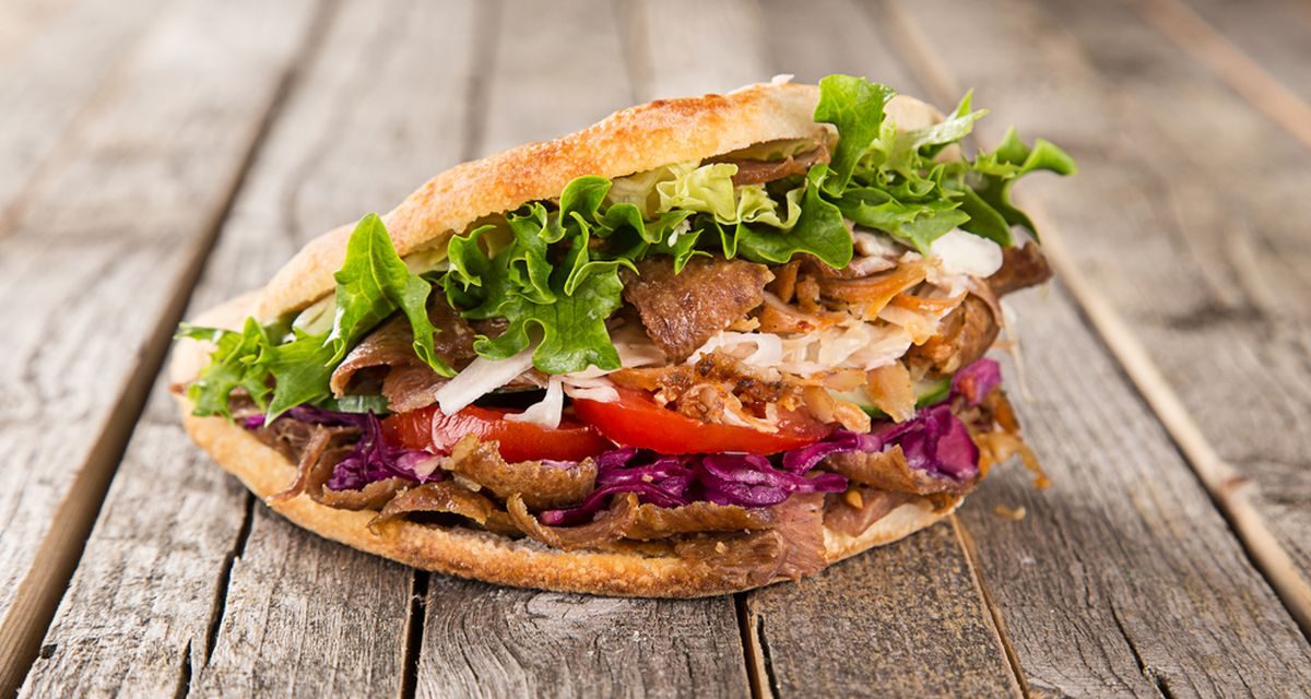 Kebab Doner Turki: Daging Rempah Dan Sayuran Khas Istanbul
