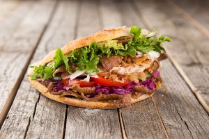 Kebab Doner Turki: Daging Rempah Dan Sayuran Khas Istanbul