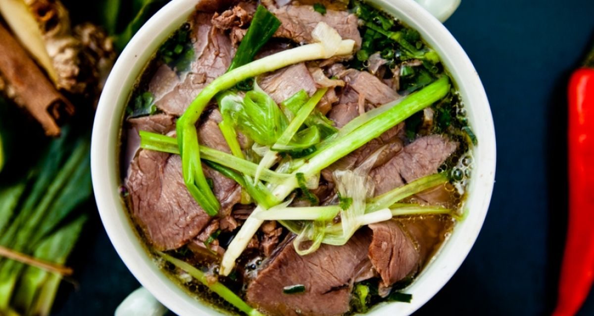 Pho Ga Hanoi: Mi Beras Kaldu Ayam Bening Khas Vietnam