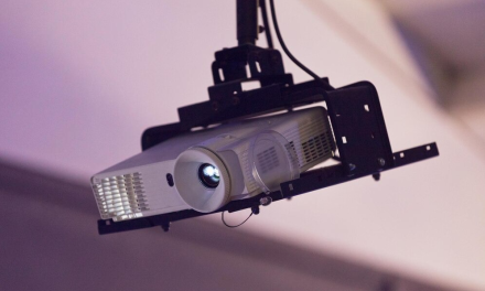 Proyektor Short-Throw Generasi Baru Mulai Geser TV Layar Lebar