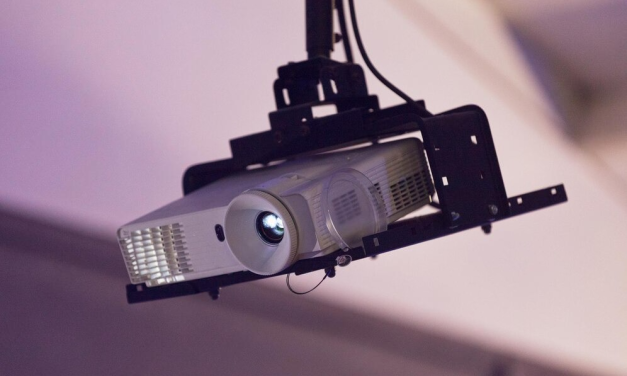 Proyektor Short-Throw Generasi Baru Mulai Geser TV Layar Lebar