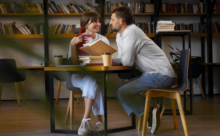 Fenomena Library Date: Tren Kencan Baru Gen Z Di Perpustakaan