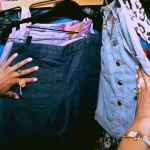 Tren Thrifting Skena 90-an Makin Digandrungi Gen Z