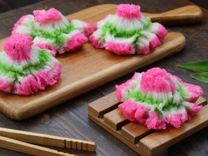 Menikmati Kue Carabikang Tradisional Yang Lembut Dan Manis