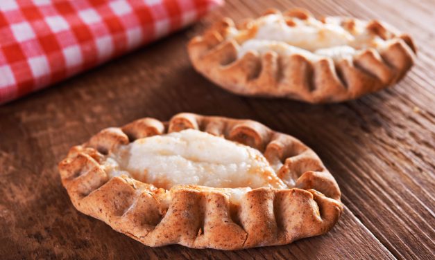 Uniknya Karelian Khas Finlandia Pie Disajikan Dengan Munavoi