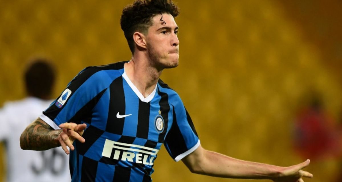 Bek Alessandro Bastoni Kawal Lini Belakang Inter Hingga Akhir