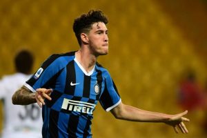 Bek Alessandro Bastoni Kawal Lini Belakang Inter Hingga Akhir